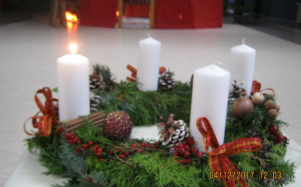 advent_kezdeten_gyertyagyujtas_az_ovodaban