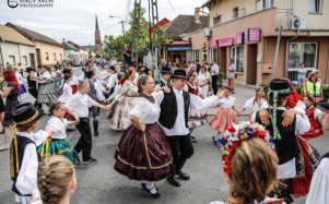 bataszeki_bornapok__szureti_felvonulas_es_geza_koronazasi_ceremonia